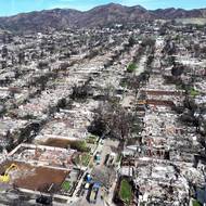 Letecký pohled na domy zničené při požáru v Palisades. (15. března)