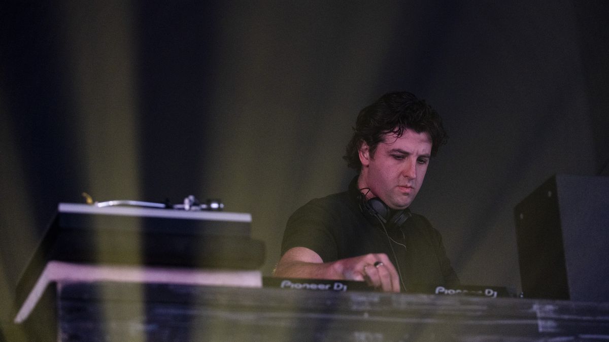 Z nesmělého outsidera hvězdou taneční scény. Jamie xx vyprodal Forum Karlín