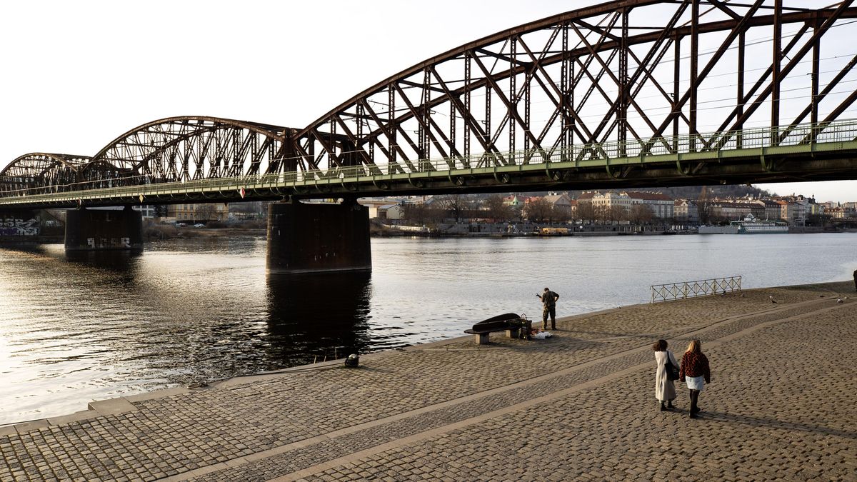 Kupka rozhodne o železničním mostu na Výtoni v půlce září