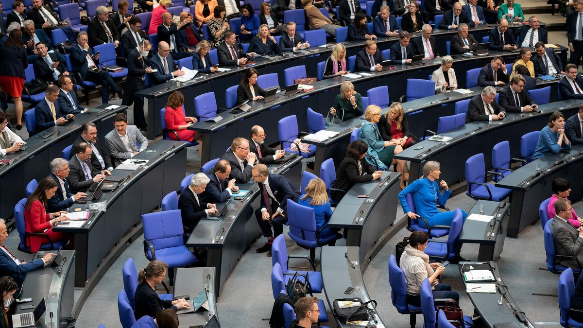 Ordnung muss sein. Německo nastavuje české politice zrcadlo