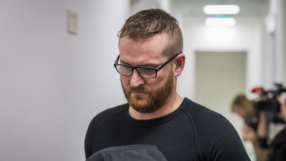 Soud potrestal bývalého policistu za napadení dívek tříletou podmínkou