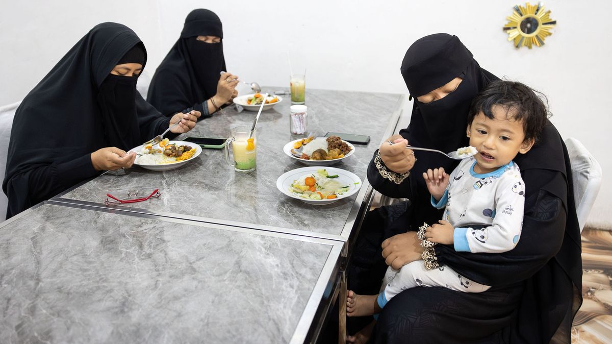 Muslimové v indonéském Temboru žijí podle pravidel ze středověké Arábie