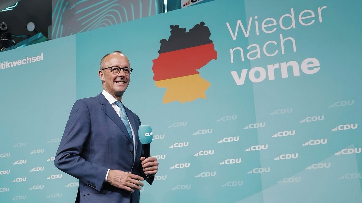 メルツは、EUが2035年から内燃機関の自動車禁止を削除することを望んでいます