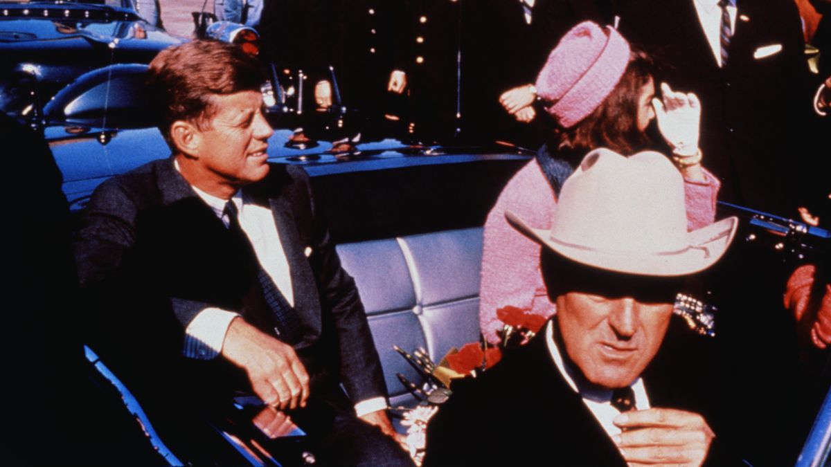Tajné metody jsou venku. Pět závěrů z nových záznamů CIA k vraždě Kennedyho