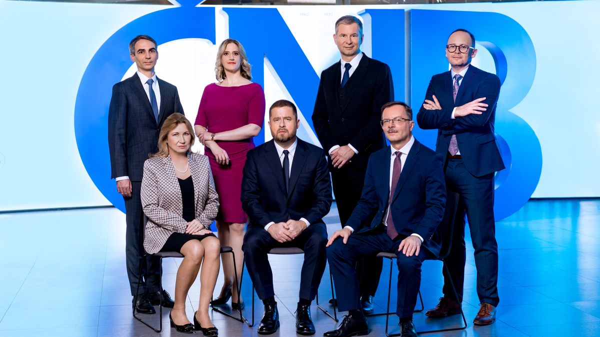Michlova mzda v ČNB vzrostla o 51 procent. Polepšili si i ostatní radní