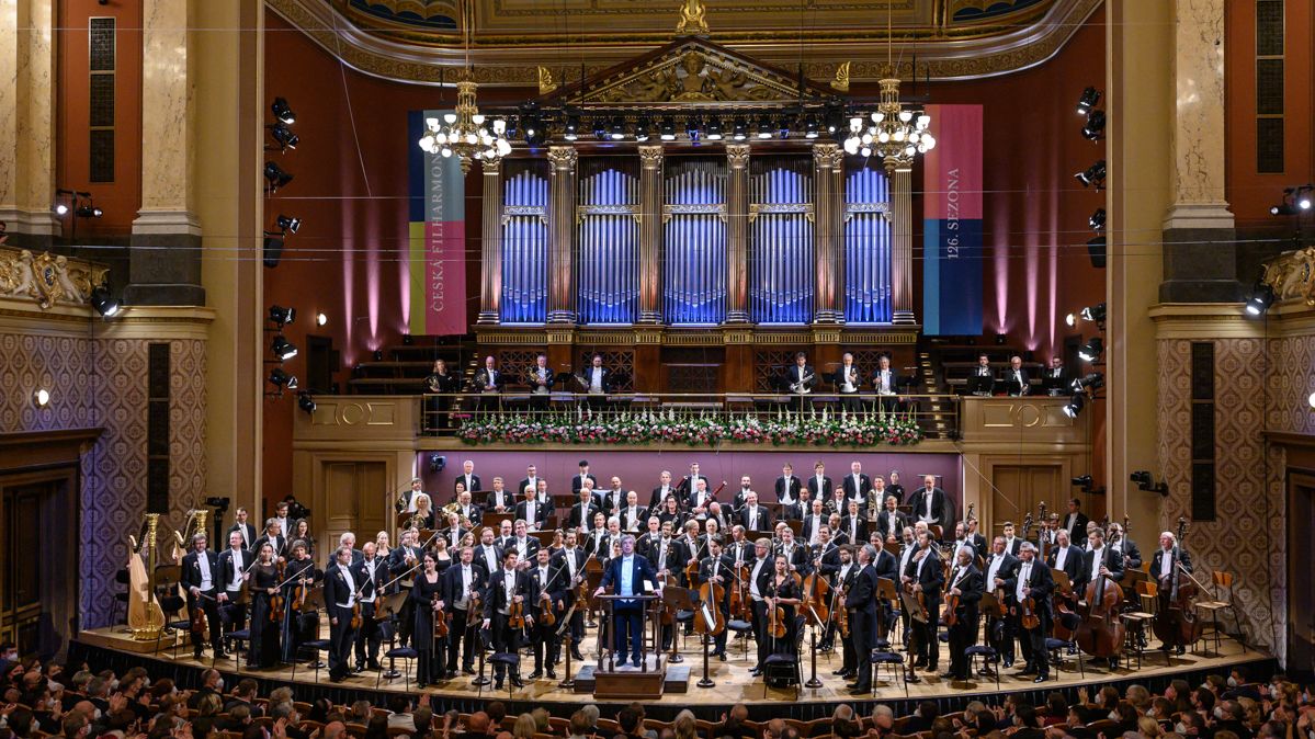Česká filharmonie bude hrát Ravela i Adamse, po půl století přiletí Mehta