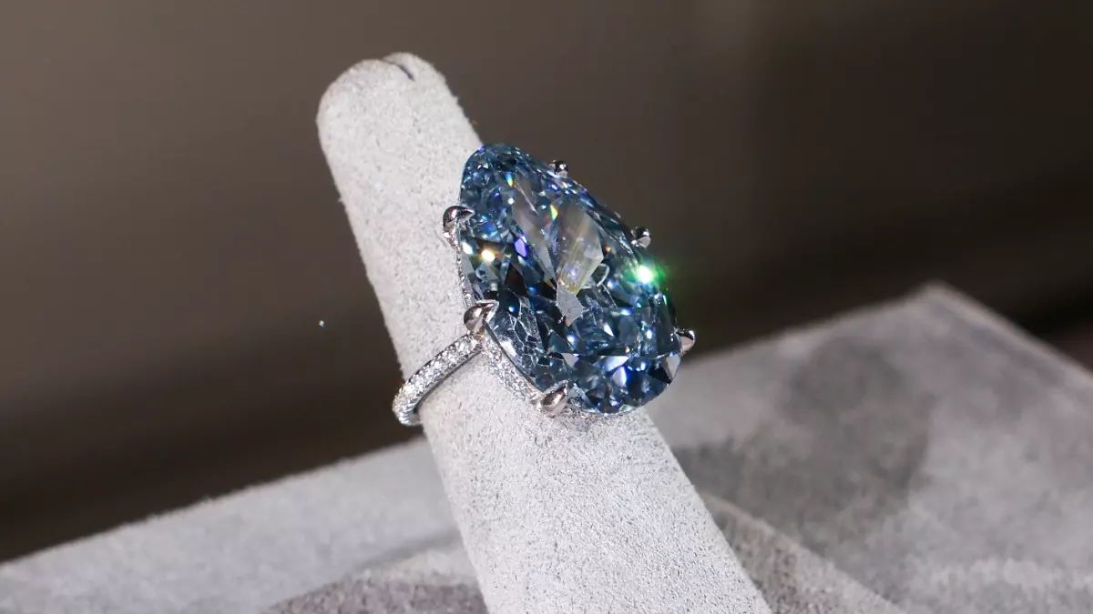 Nejvzácnější modrý diamant v aukci od maharádžů z Indie může stát miliardu