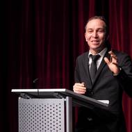 Roli komika si pirátský kandidát užíval.