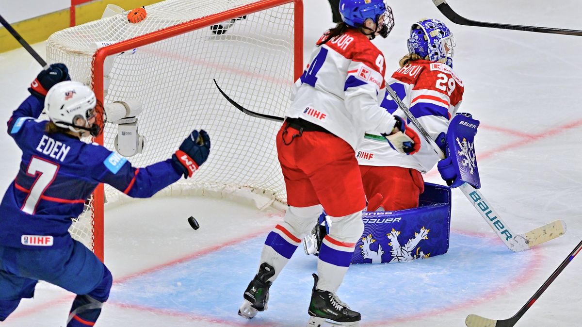 České hokejistky podlehly v semifinále MS Američankám 1:2