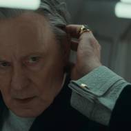 Stellan Skarsgård jako Luthen Rael.