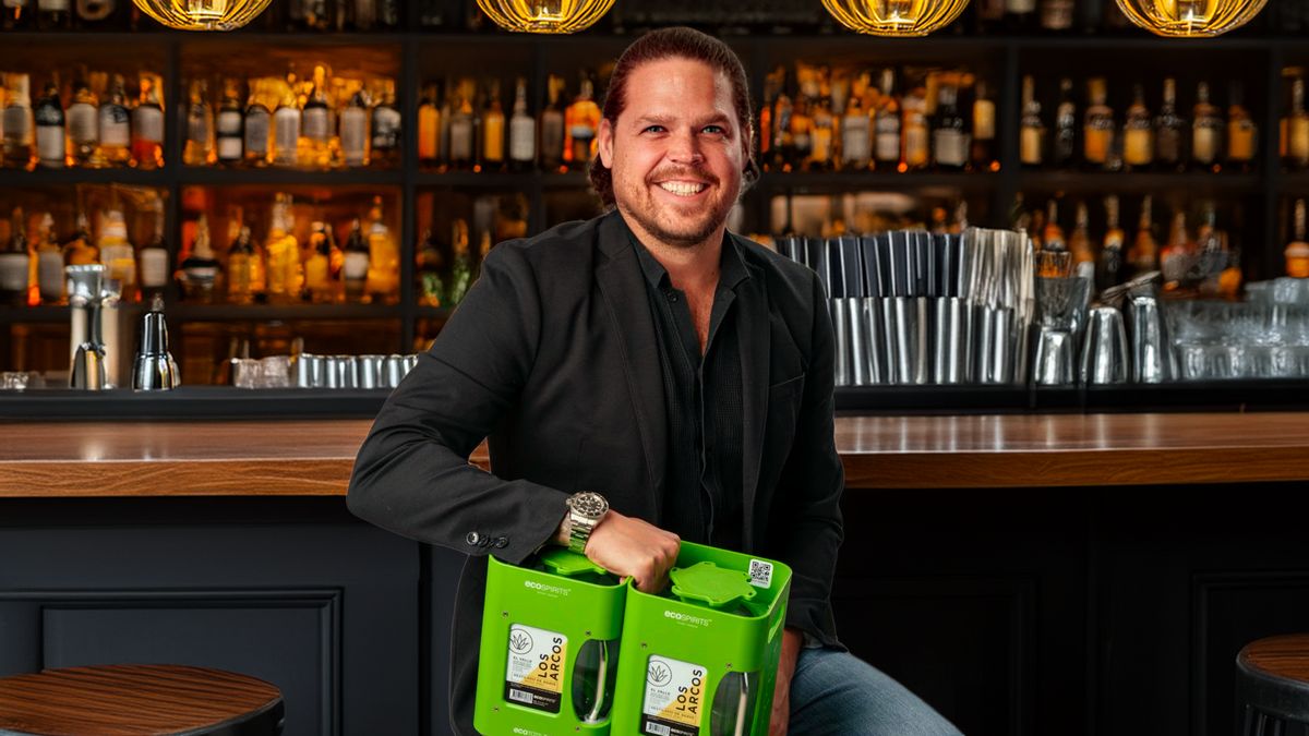 Rozlévat alkohol půjde až z pětilitrových obalů, vylobboval barman