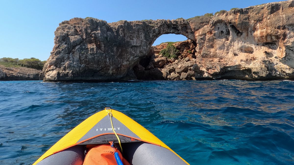 Poznejte Mallorcu jinak: místo pláží horské treky či kajak v jeskyních