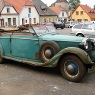 Málokdo by si asi dokázal představit, že za rezavým veteránem se skrývá historicky mnohem cennější vůz.