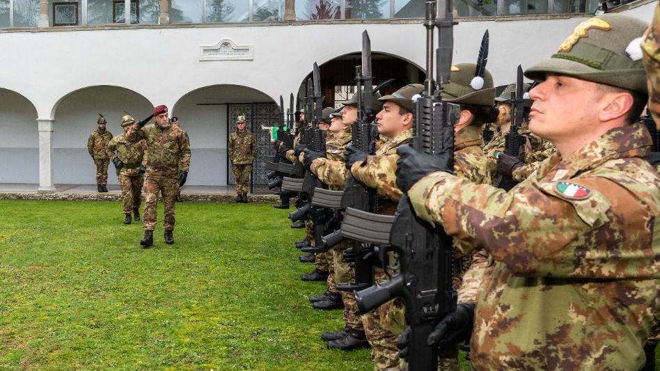 Evropa zbrojí, ale jeden region zaostává. „O armádě moc nevíme,“ říká expert