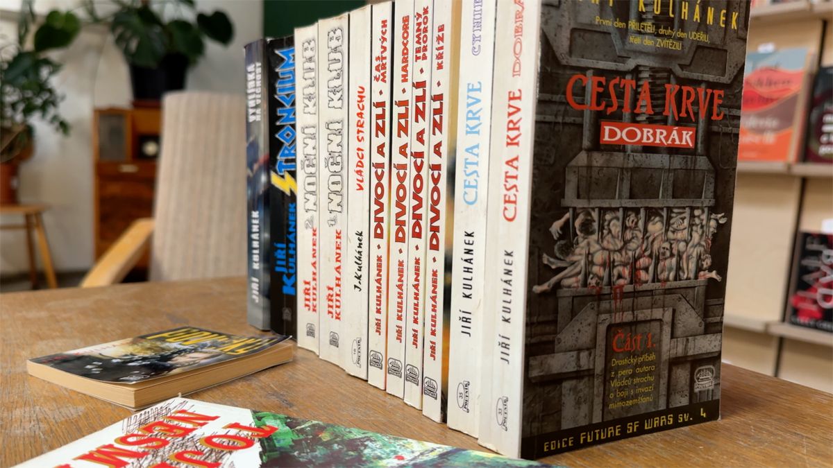 Zájem o přečtené knihy roste, hlásí Knihobot. Kulhánek z půdy stojí i 100 tisíc