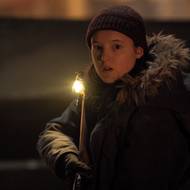 The Last of Us 2: Bella Ramsey jako Ellie. V nové sezoně nesmiřitelně dospělá.