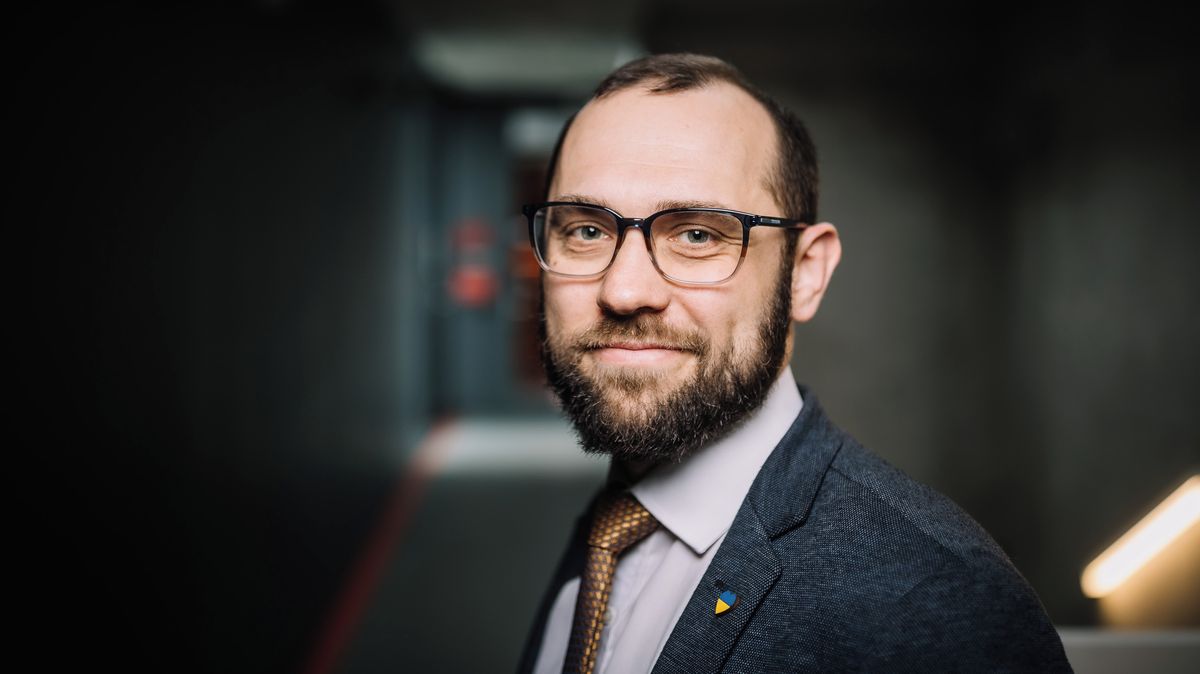 „Za pár slov ztrácíme na Ukrajině miliardy,“ říká bývalý vládní expert