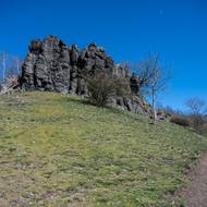 ...může vystoupat na Lysou horu nad vesničkou Hlinná.
