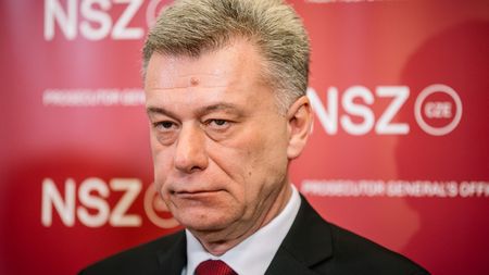 Nedělej to. Stanjura říká, že varoval Blažka před miliardou od dealera drog