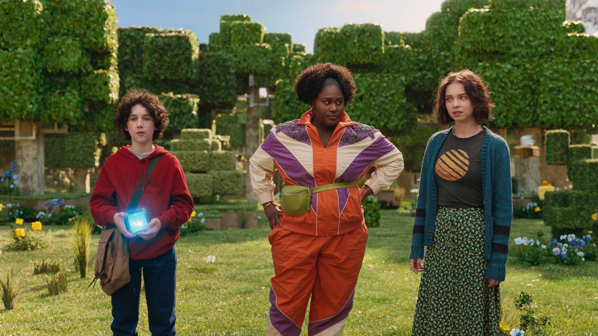 Sebastian Hansen jako Henry, Danielle Brooks v roli Dawn a Emma Myers coby Natalie.