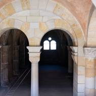 Po domluvě s duchovním správcem farnosti je možná prohlídka barokního kostela Narození Panny Marie s románským jádrem a kryptou.