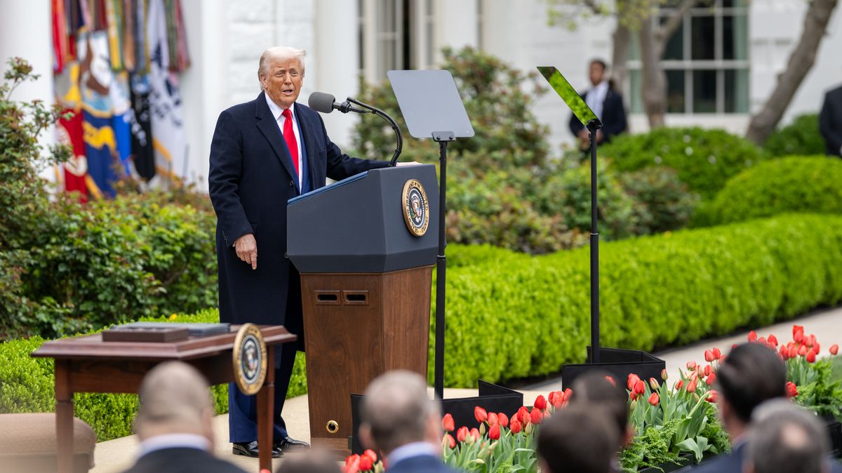 Zpět do minulosti. Trump může cly zadusit inovativnost Ameriky, říká ekonom