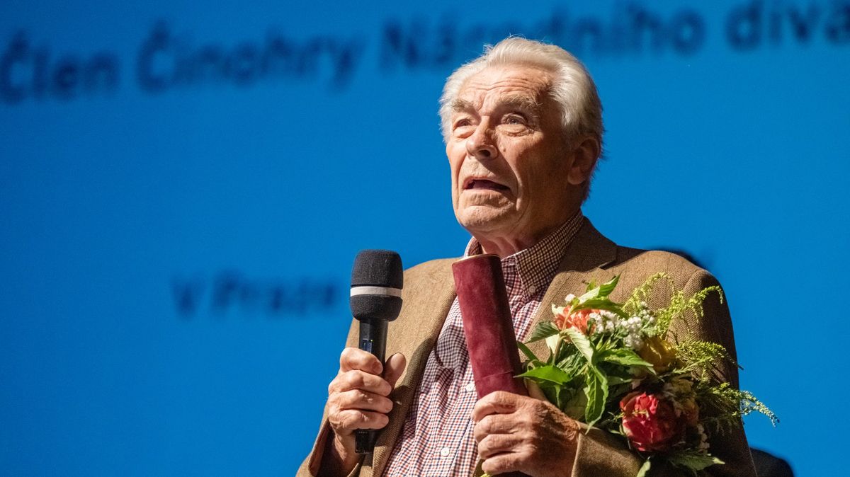 Zemřel divadelní a filmový herec Alois Švehlík. Bylo mu 85 let.