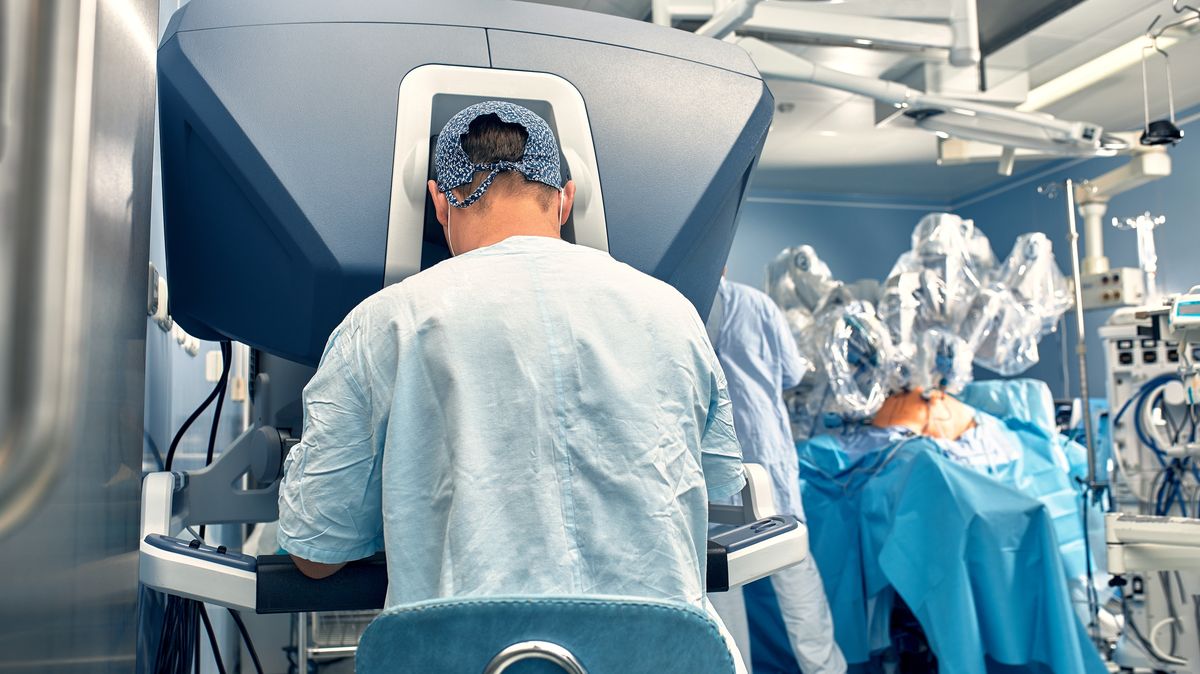 Nahradí roboti lékaře? V budoucnu značnou část práce převezmou, tvrdí expert