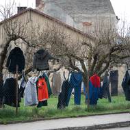 I místní obyvatelé v okolí trhů cítí šanci zaujmout koupěchtivé návštěvníky.