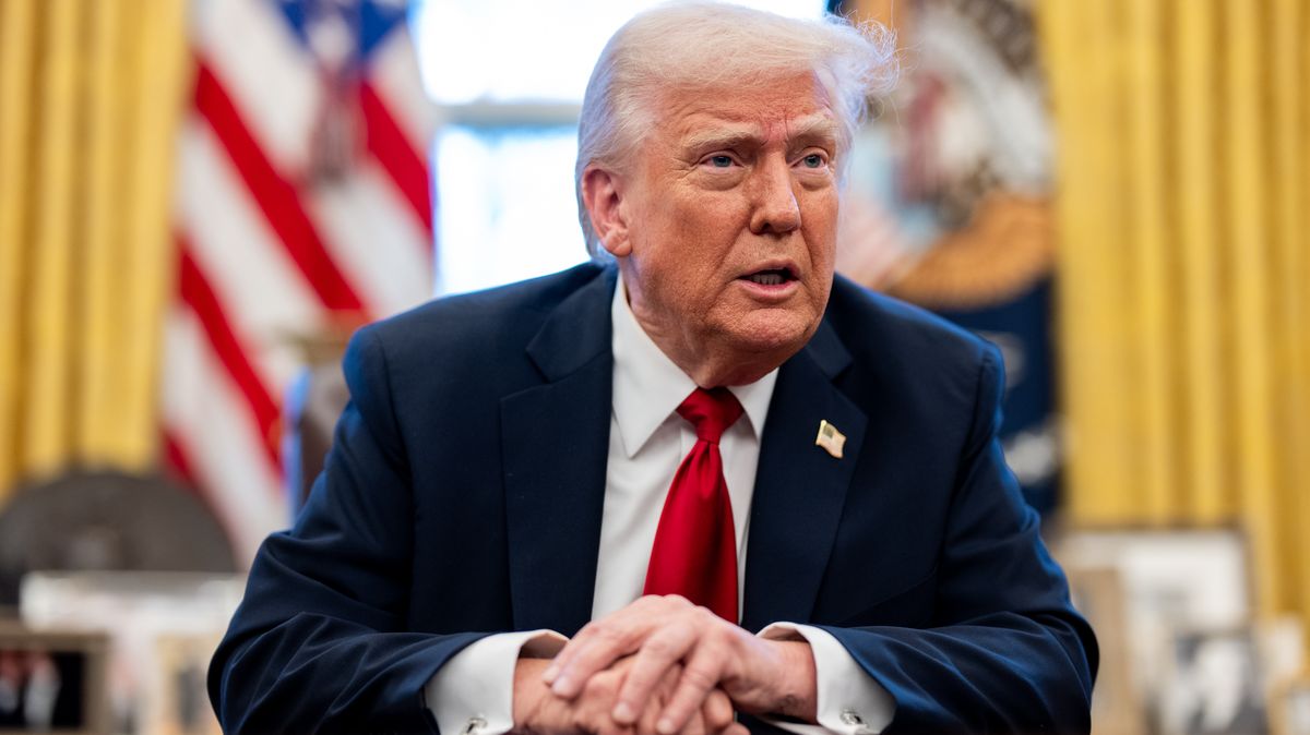 Cukr, bič a desátky z Číny. Trump mění strategii v čipové válce