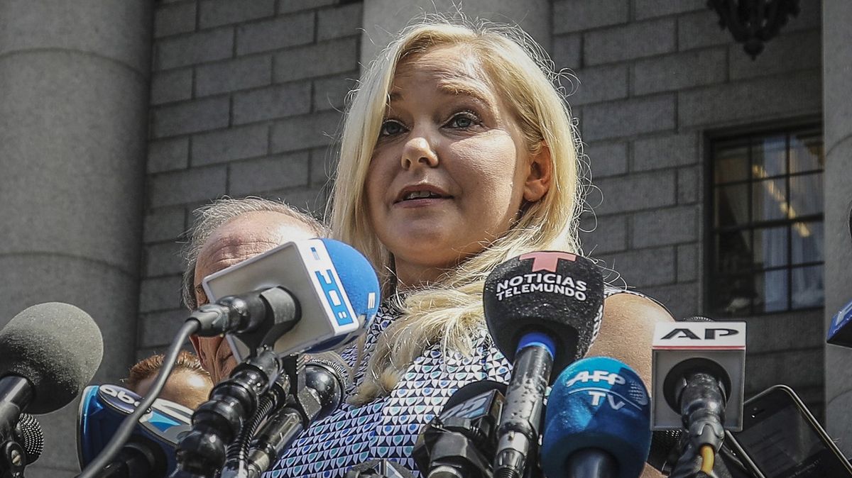 Žena, která obvinila prince Andrewa ze zneužívání, spáchala sebevraždu