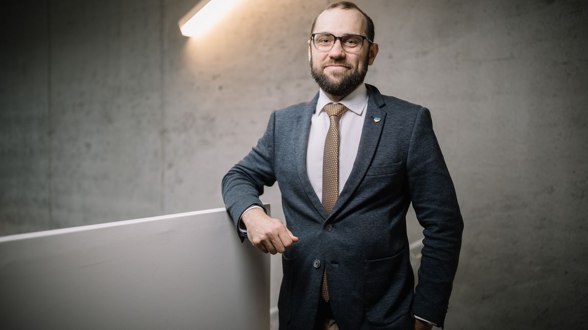Ukrajinci se cítí víc ohroženi korupcí než raketami, říká vládní zmocněnec