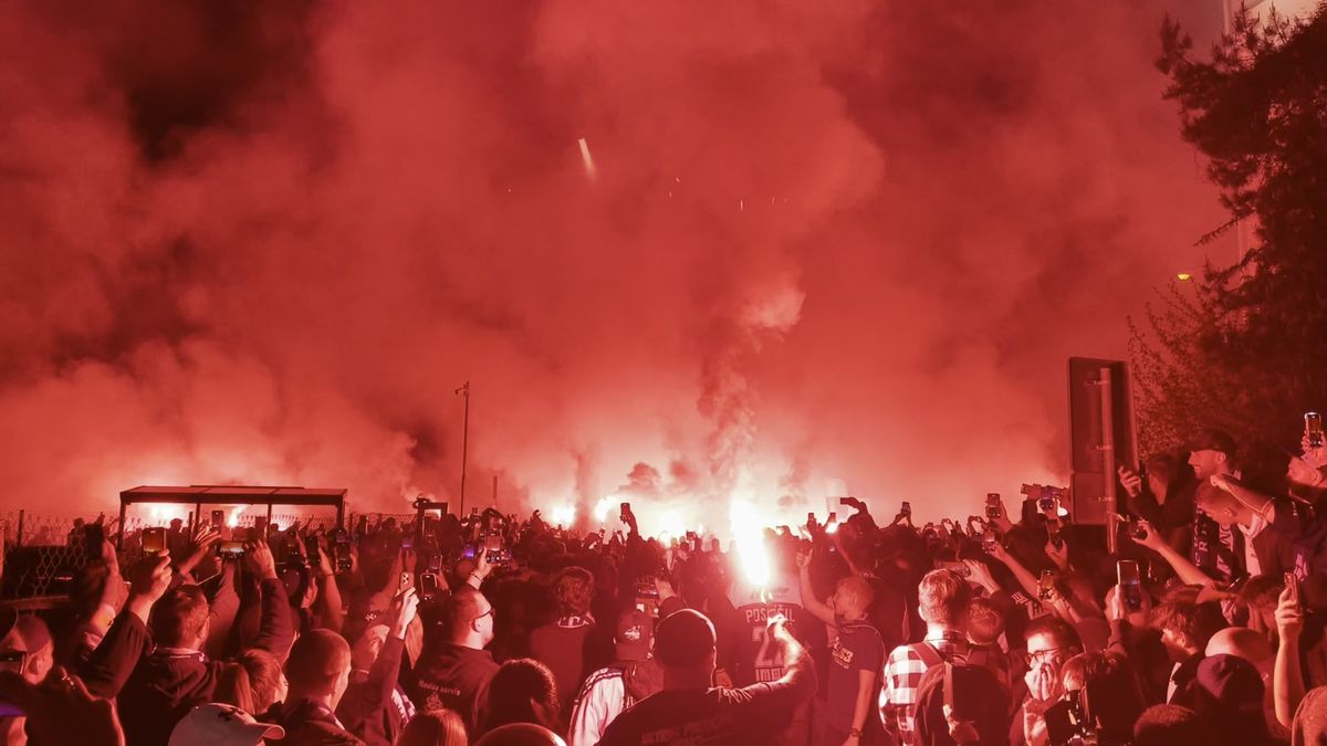Koučův vzkaz do nebe, mazlení s pohárem. Tak Brno vítalo mistry
