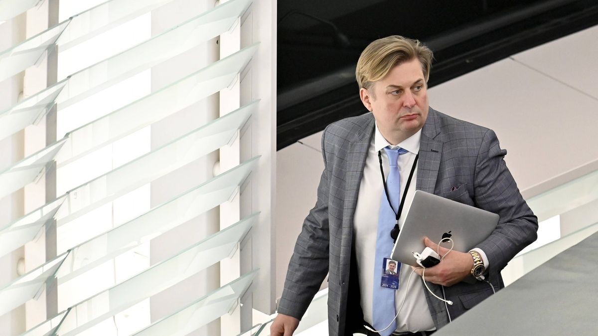 Německá prokuratura obvinila bývalého spolupracovníka politika AfD ze špionáže