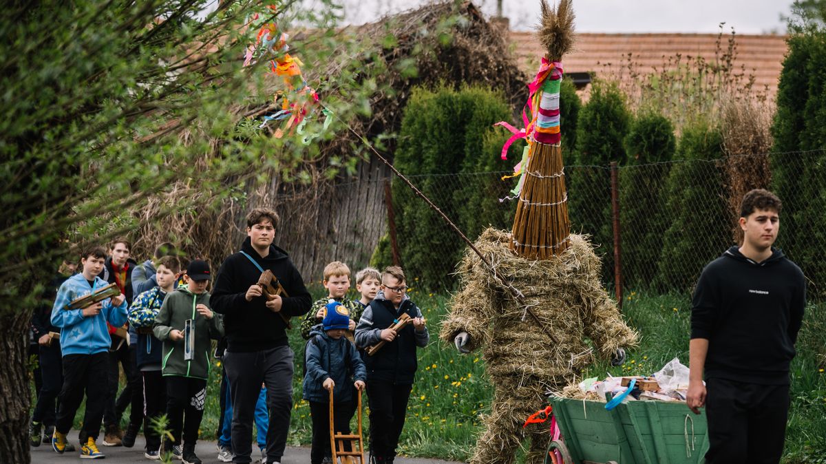Fotky: Vodění Jidáše ve Stradouni se i letos vydařilo