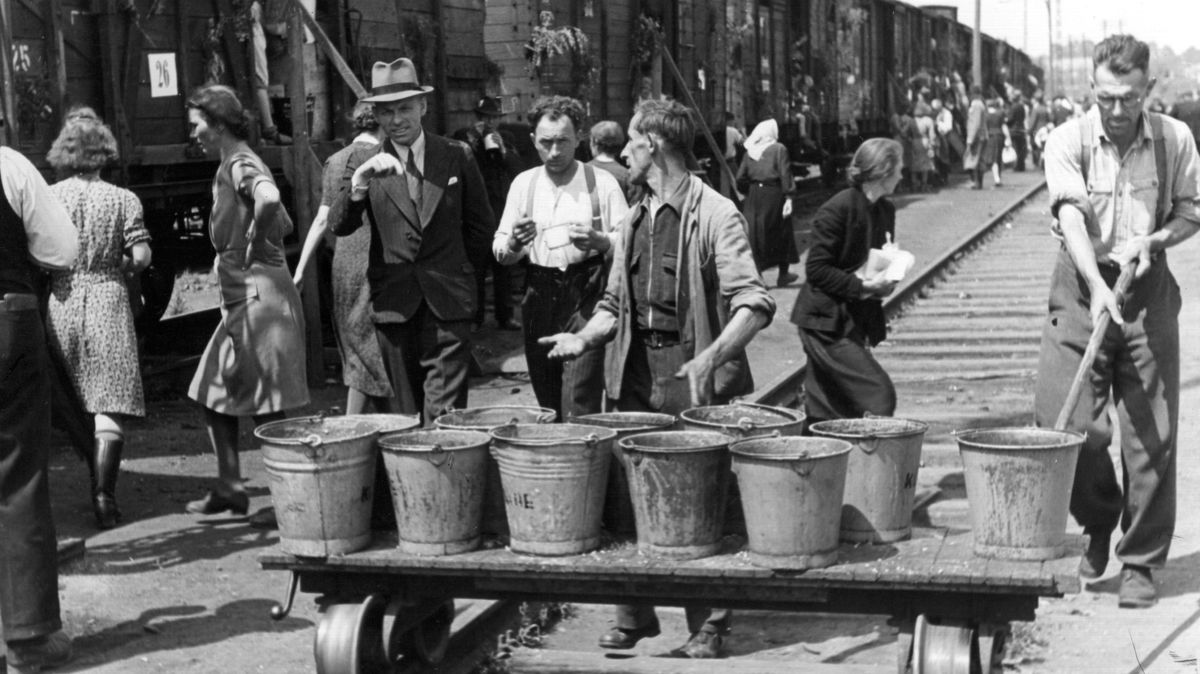 Krutý osud sudetských Němců. Češi je vyhnali, v Německu končili v táborech