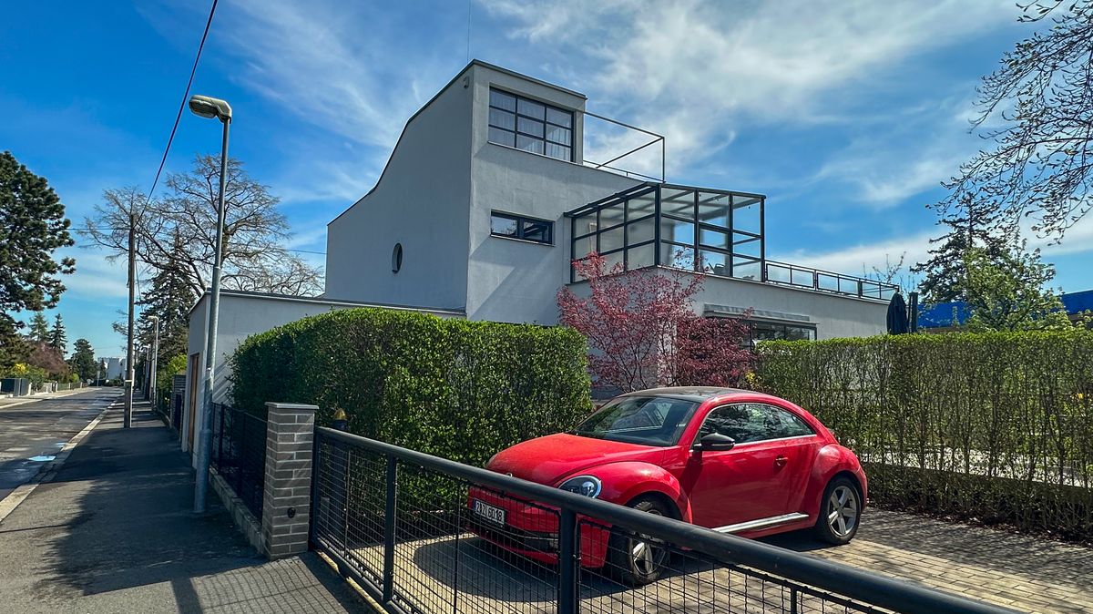 Odsud shlížela smetánka na Prahu. Honosné vily změnily životní styl