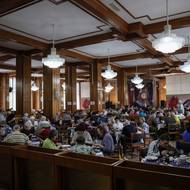 Rehabilitační centrum v Ruze pochází ze sovětské éry, kdy sloužilo pro elitu komunistické strany.
(Restaurační zařízení ve středisku, 14. března.)