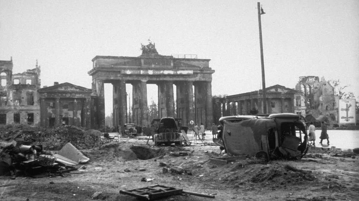 „Hodina nula.“ Jak se v Německu v květnu 1945 zhroutil svět a zrodil se nový