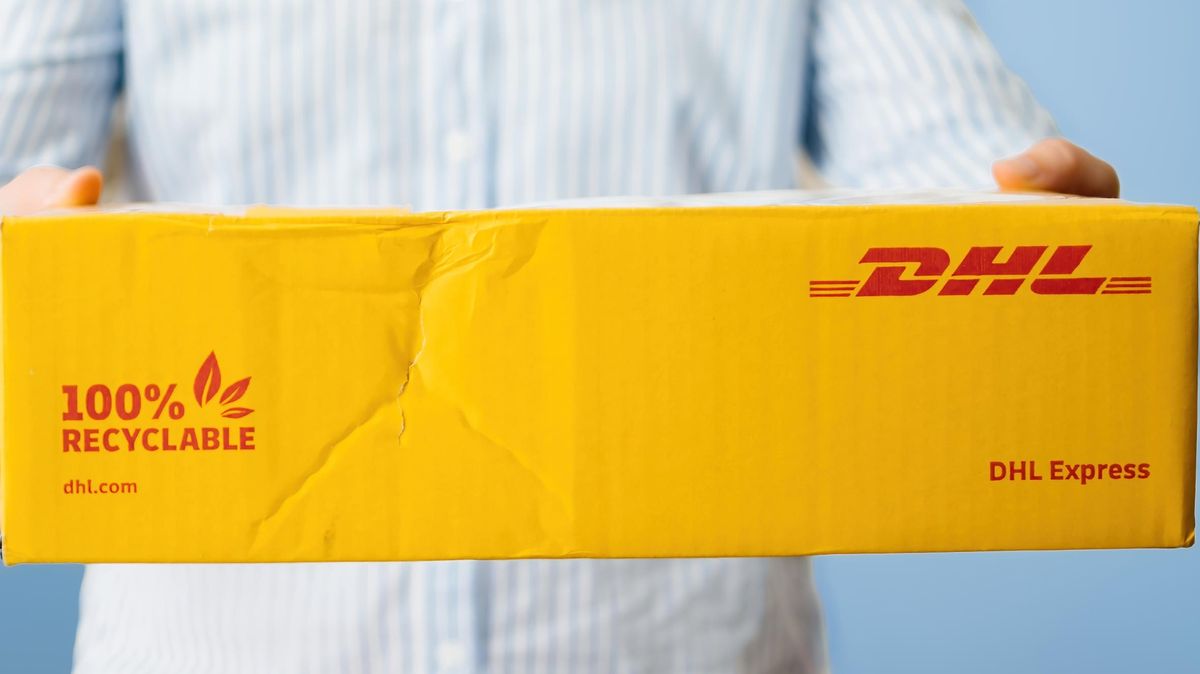 DHL přestane Američanům doručovat zásilky ze zahraničí nad 800 dolarů