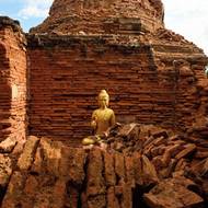 Jen v Inwě byly zemětřesením poškozeny tři čtvrtiny historických budov, tvrdí úředníci.