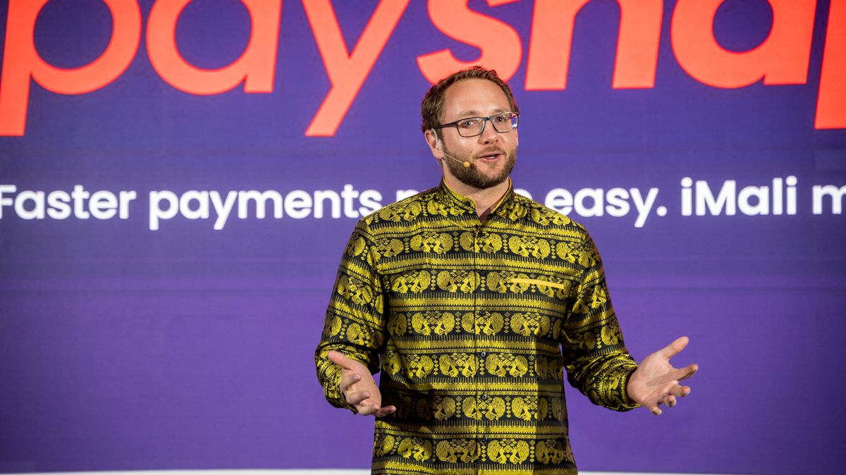Čech vytváří v Emirátech platební karty, které konkurují Vise a Mastercard