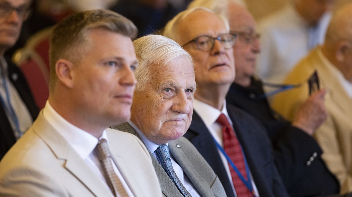 Petiční výbor se sejde k „íránským schůzkám“. Odtajnění podpořil i Okamura