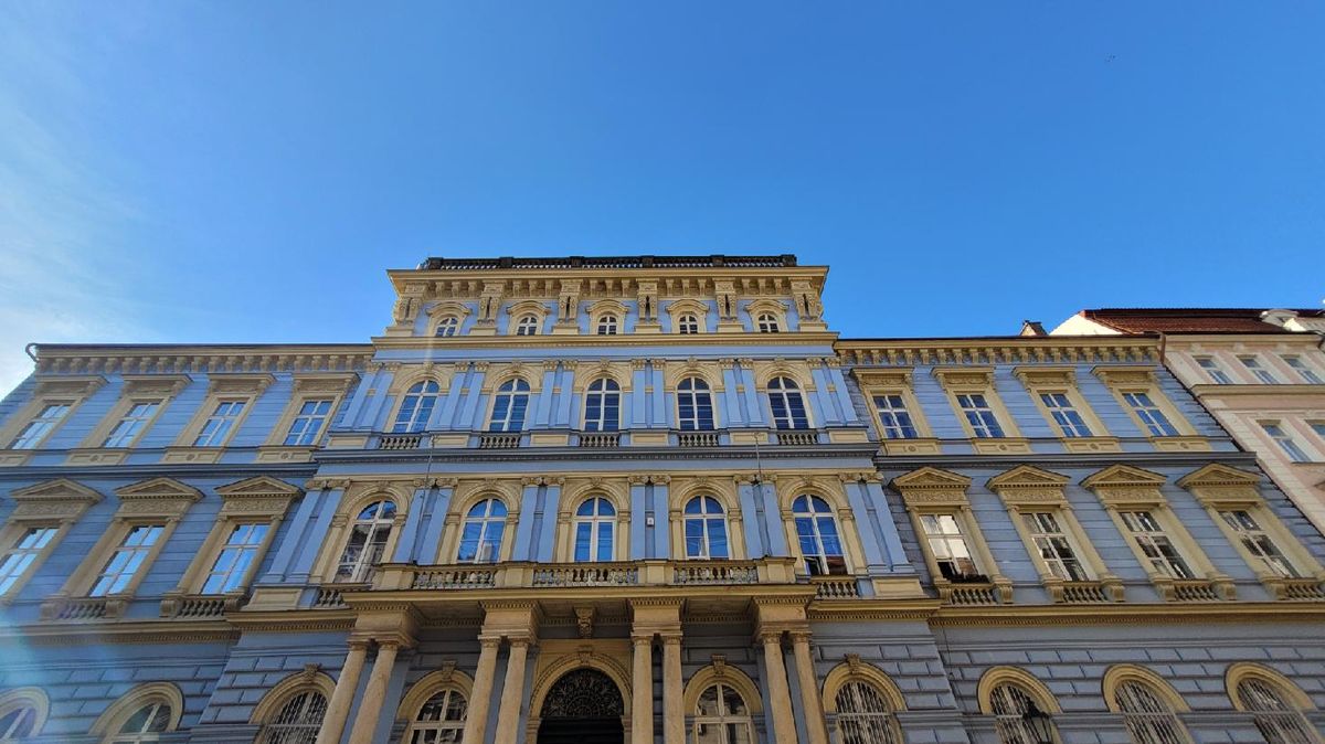 Na Malé Straně uspěje jen každý sedmý. „Loterie,“ říkají o přijímačkách rodiče