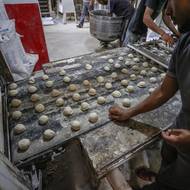 Blokáda trvala 81 dní, izraelská vláda o víkendu oznámila, že umožní omezený dovoz pomoci. Stalo se tak navzdory nesouhlasu krajně pravicových ministrů.