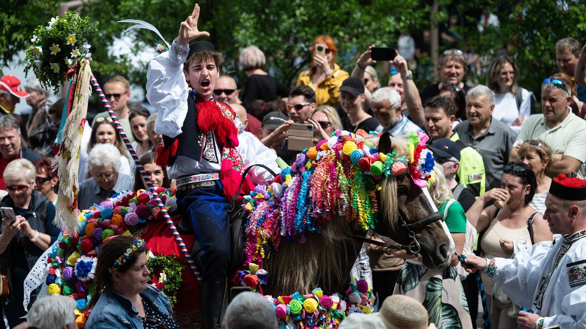 Obrazem: Jízda králů po roce opět projela Vlčnovem
