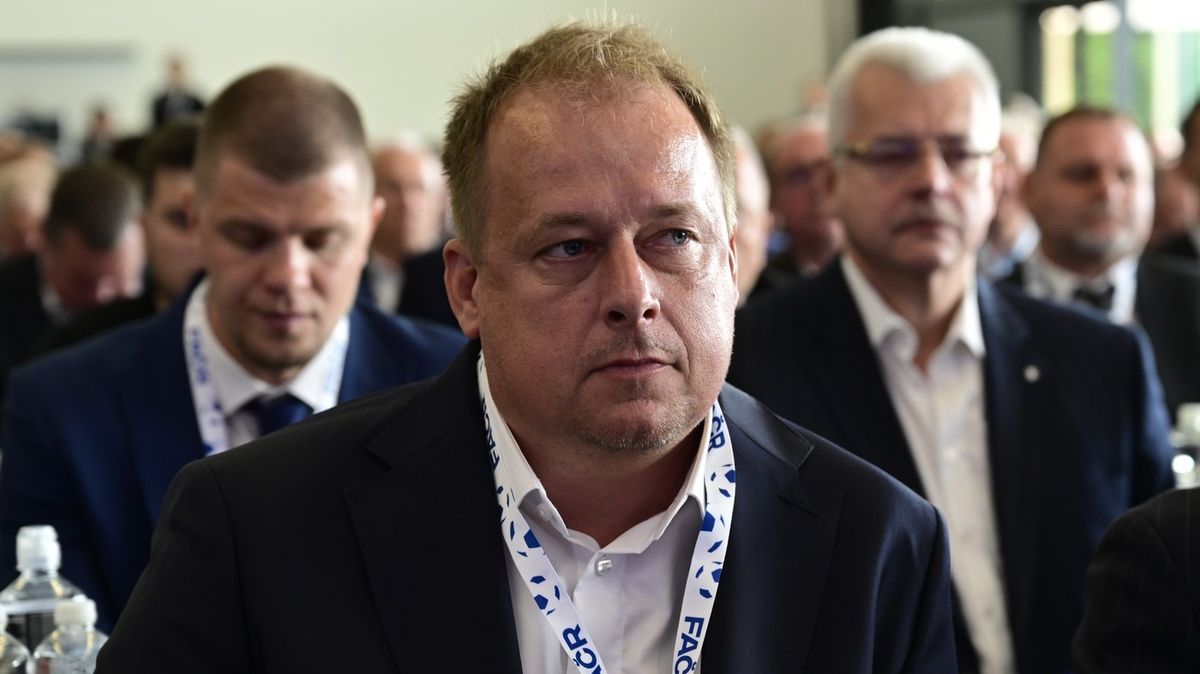 Fotbal si zvolil nového šéfa. Fouska střídá v čele asociace Trunda