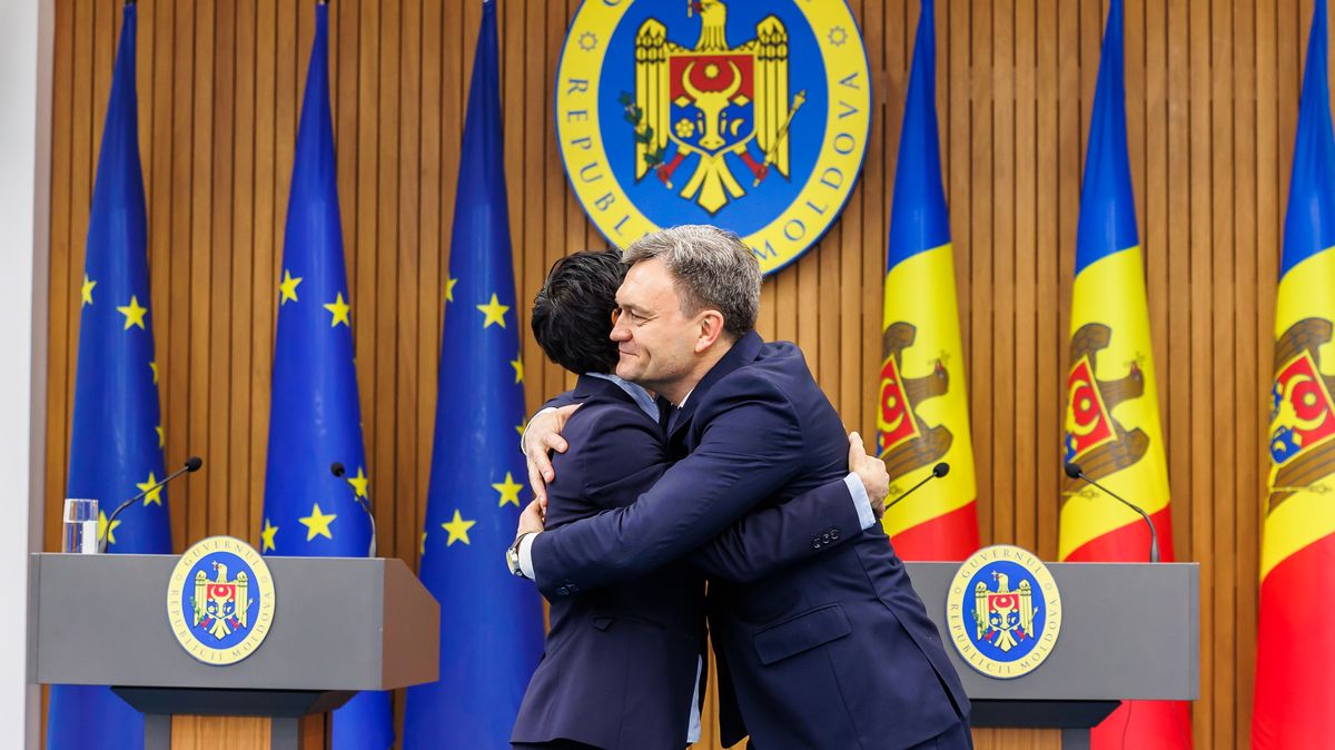Moskva a Brusel tvrdě soupeří o malou, ale strategicky důležitou zemi