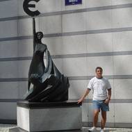 Brusel - Evropský parlament - socha Vivat Euro.