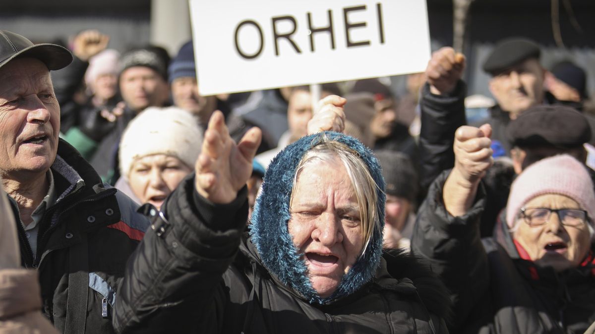 Uprchl do Moskvy, ale jeho vliv zůstal. Oligarcha může zhatit evropské plány